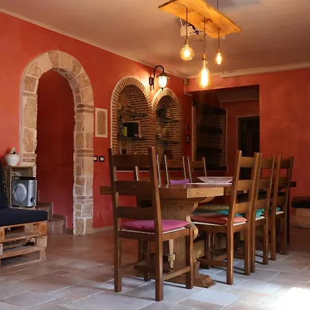 Casa Menestra *